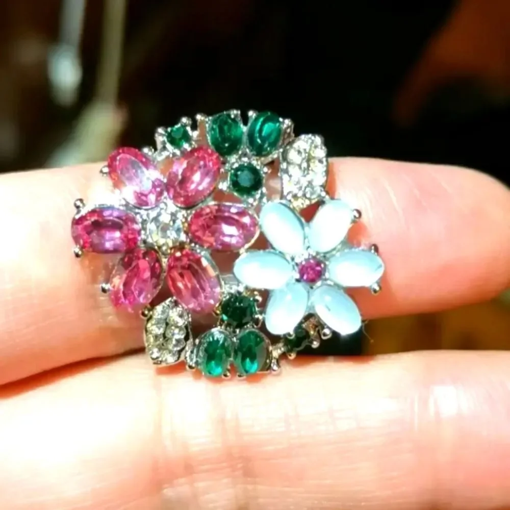 Ladies Bohemian Floral Ring sz 6